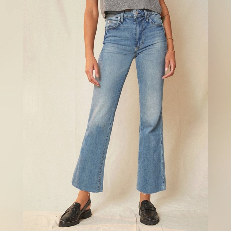 Amo High Rise Kick Crop Jeans Raw Flare Hem In Topanga Denim Size 24